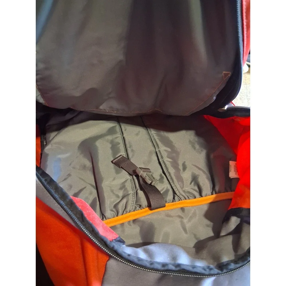 The North Face Wasatch Backpack‎ Grey Red Outdoor Hiking Daypack Mens Bag